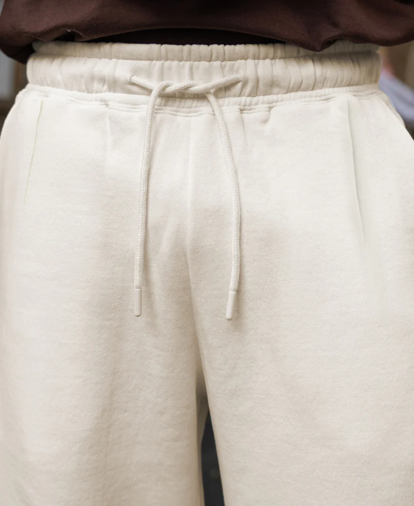 Cream Baggy Trackpant - Image 4