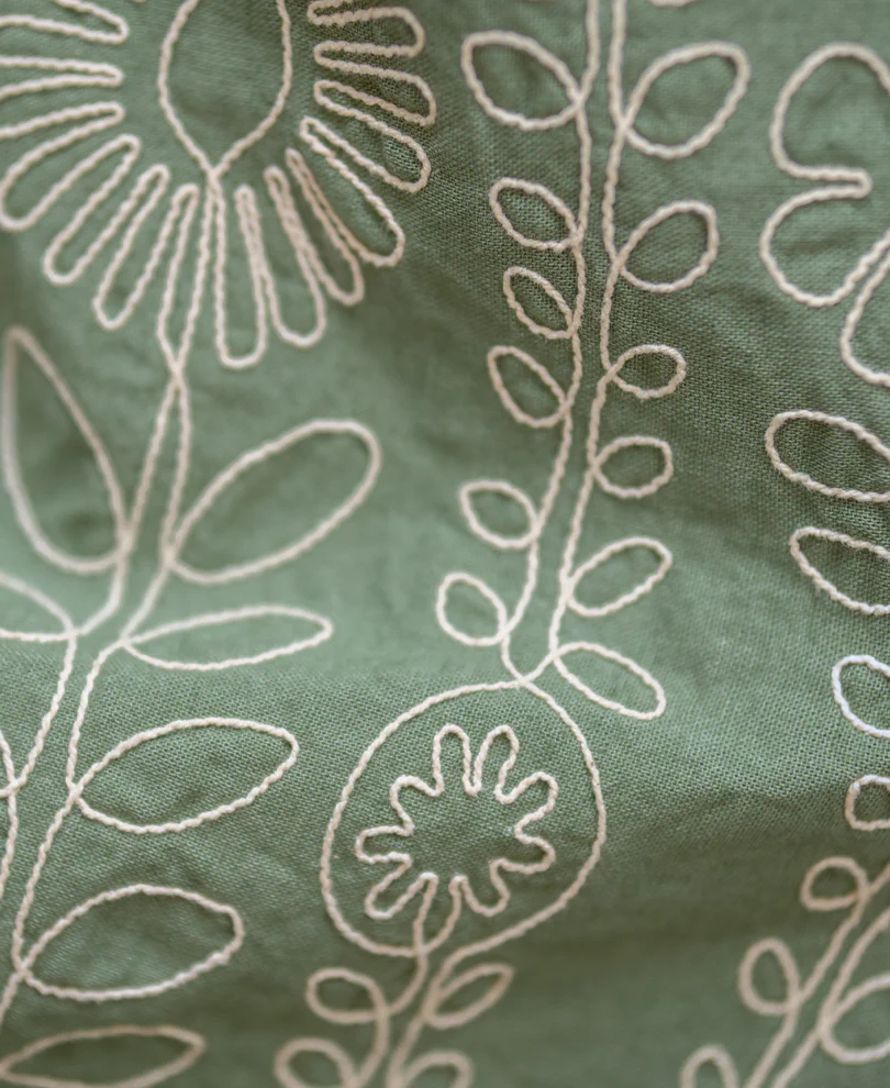 Green Embroidered Lightweight Shirt. - Image 5