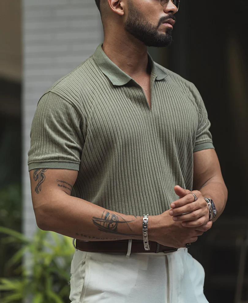 Green Solid Structured Regular Fit Half Sleeve T-Shirt - Image 2